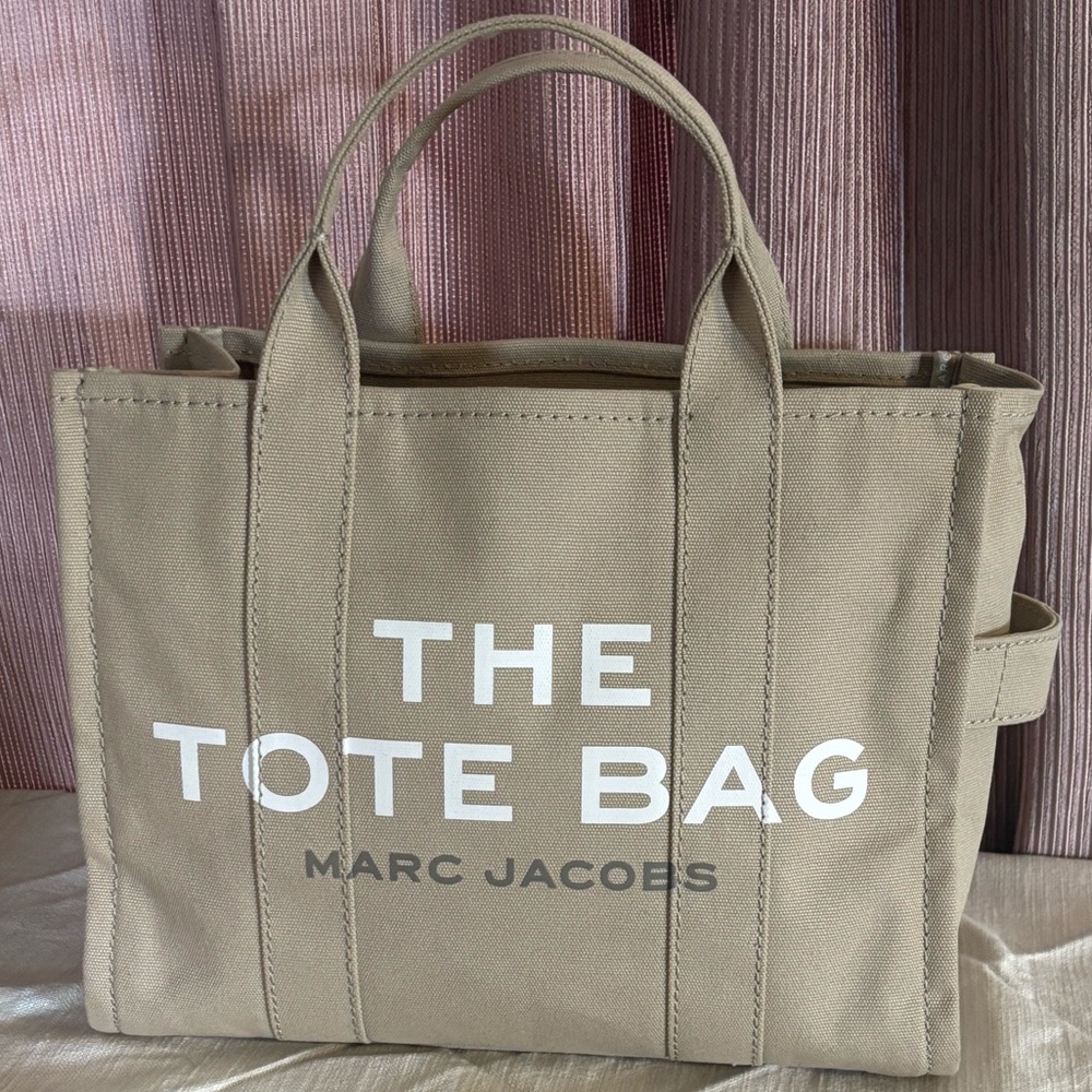 Marc Jacobs the Tote Bag